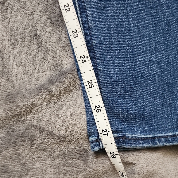 Old Navy Medium Wash High-Rise Super Skinny Jeans - Classic Stretch Denim - Picture 6 of 8